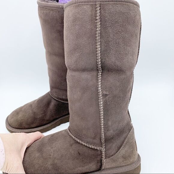 Classic Ugg Tall Boot Chocolate 5 EUC - Picture 3 of 15